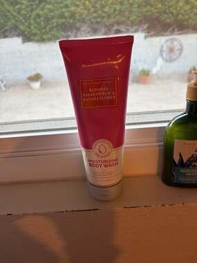 Bath & Body Works Bahamas Passionfruit & Banana Flower Body Wash 10 fl oz